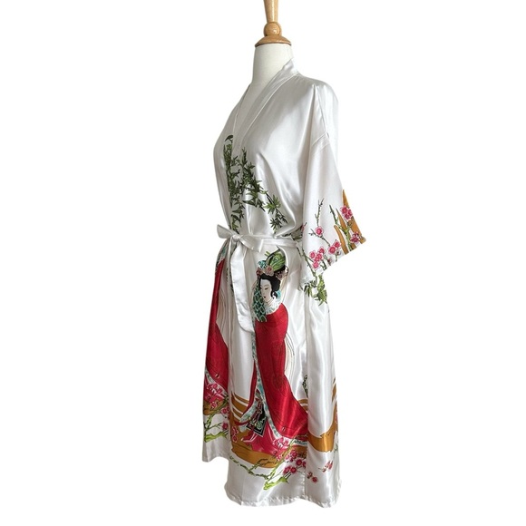 Asian Inspired Geisha Print White Satin Kimono Robe Topper Modern Bohemian M - Picture 5 of 13